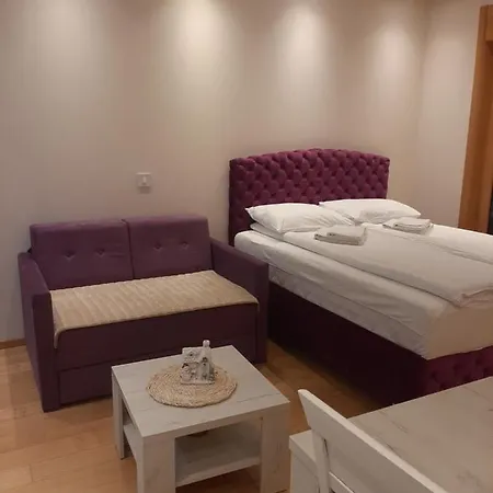 Falcon Apartament *